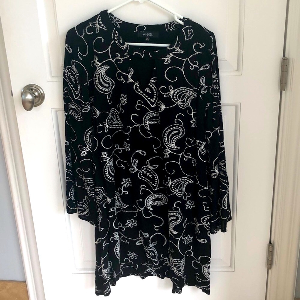 Beautiful ANGL Boho Embroidered Cut Out Front Keyhole Tunic Mini Dress S